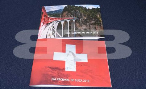 Diseño e impresión tarjeta de invitación Embajada Suiza